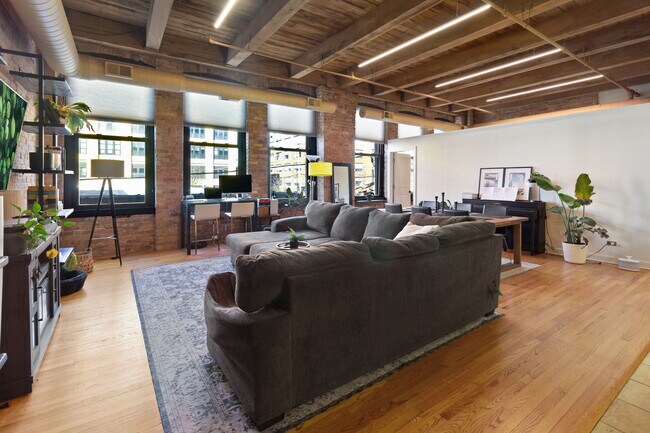 Foto del edificio - 400 S Green St