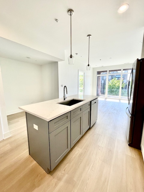 Foto del edificio - 3355 N Southport Ave