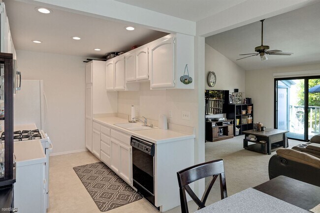 Foto del edificio - 2 br, 2 bath Condo - 20561 South Vermont A...