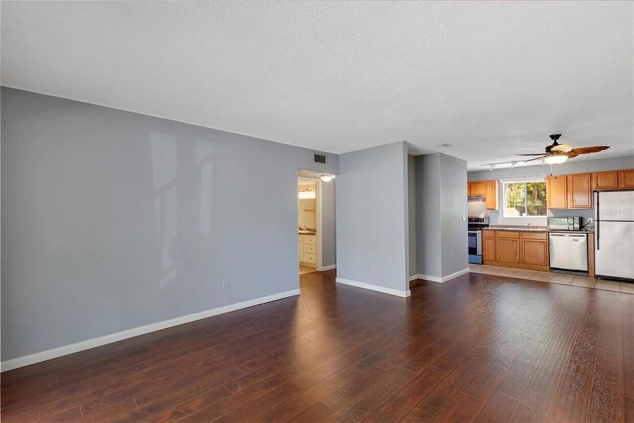 Primary Photo - Hawthorne Reserve Condo