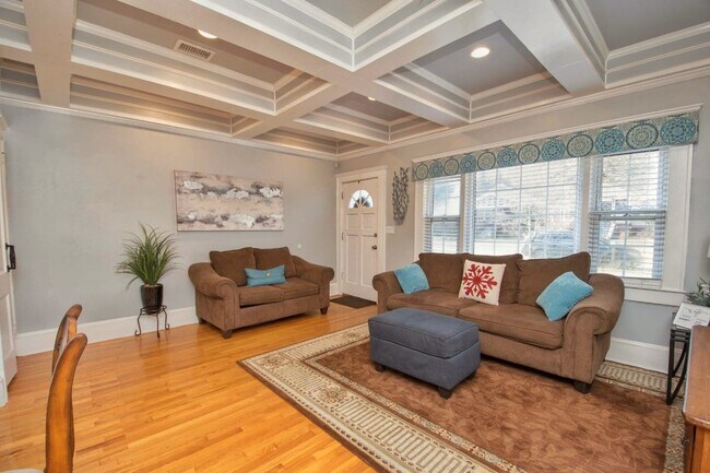Foto del edificio - 1540 Melrose Dr SW