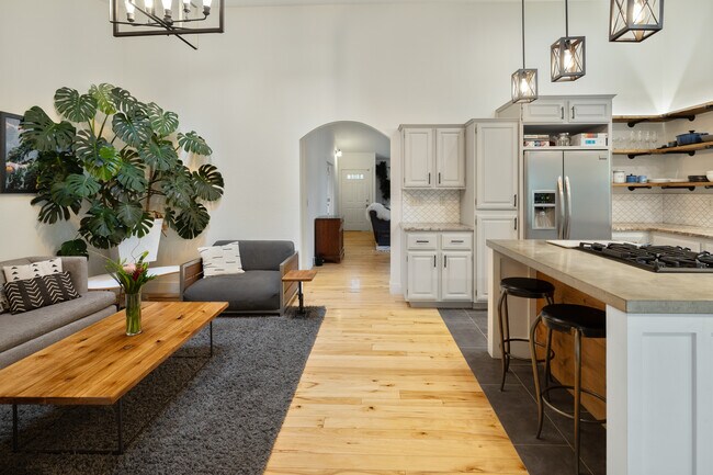 Foto del edificio - 1557 Bramble Ct