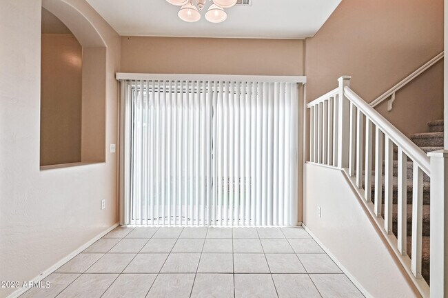 Building Photo - 1559 S Longspur Ln