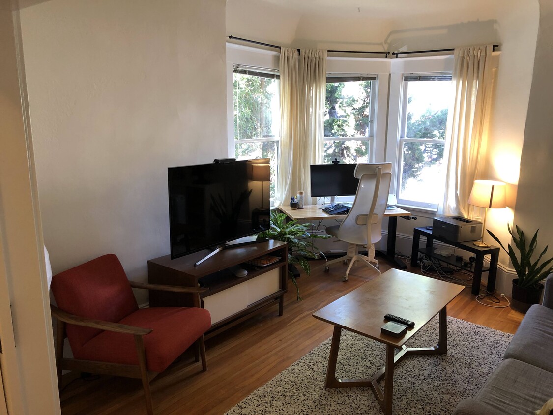 Primary Photo - 6174 Hillegass Ave