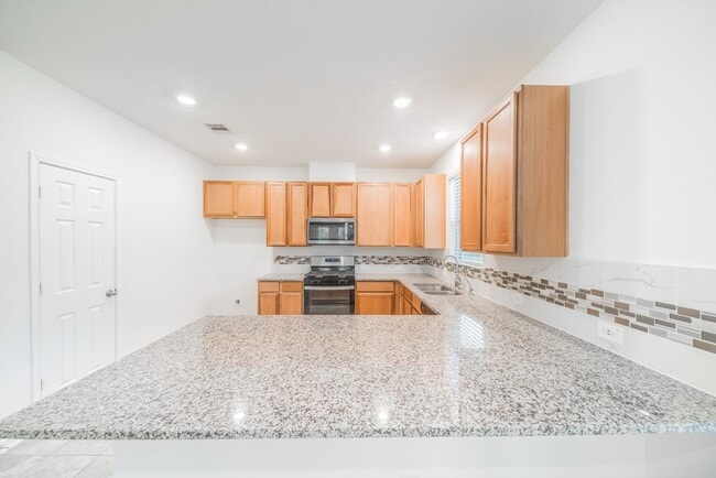 Building Photo - 27618 Mesabe Dr