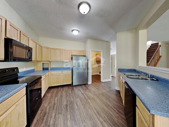Foto del edificio - 6737 Amber Springs Way