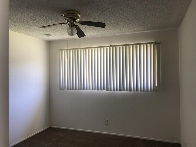Foto del edificio - 2584 Rudder Ave