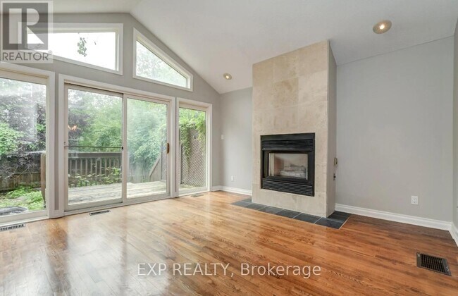 Photo du bâtiment - 195 Henderson Ave