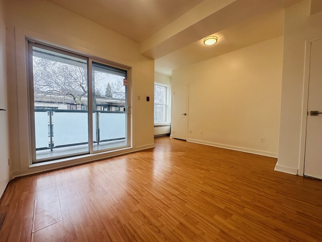 Photo principale - 1554-1554 King St W