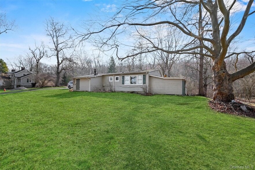 Building Photo - 75 Old Minisink Trail
