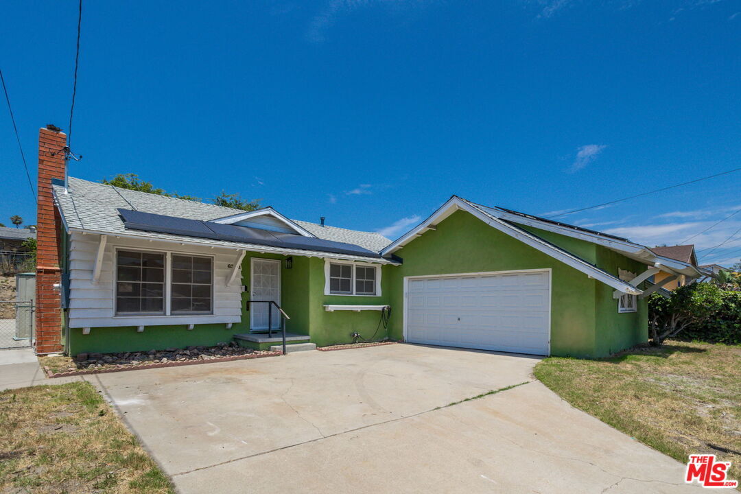 Foto principal - 6352 Clyde Ave