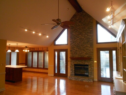 Building Photo - 14213 Willow Grove Cir