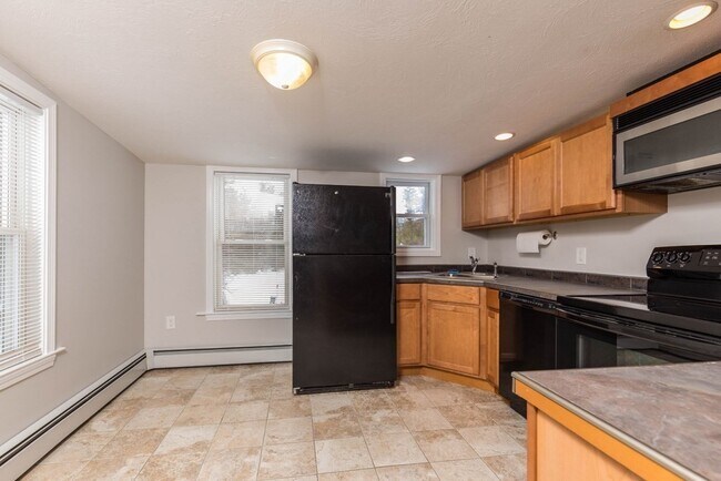 Building Photo - 184 Minott Rd