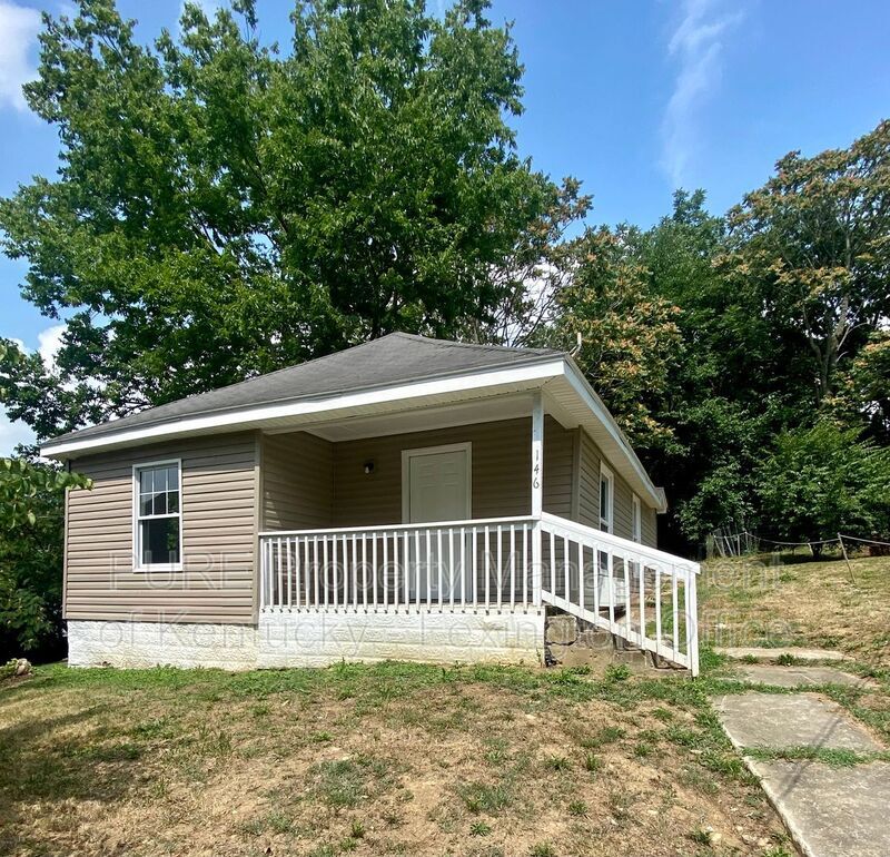 Primary Photo - 146 N Elmarch Ave