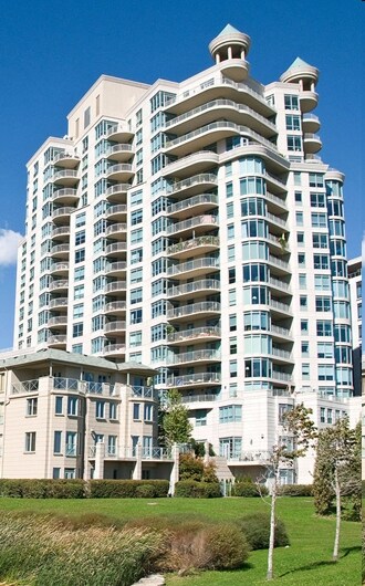Photo du bâtiment - Newport Beach Condominium