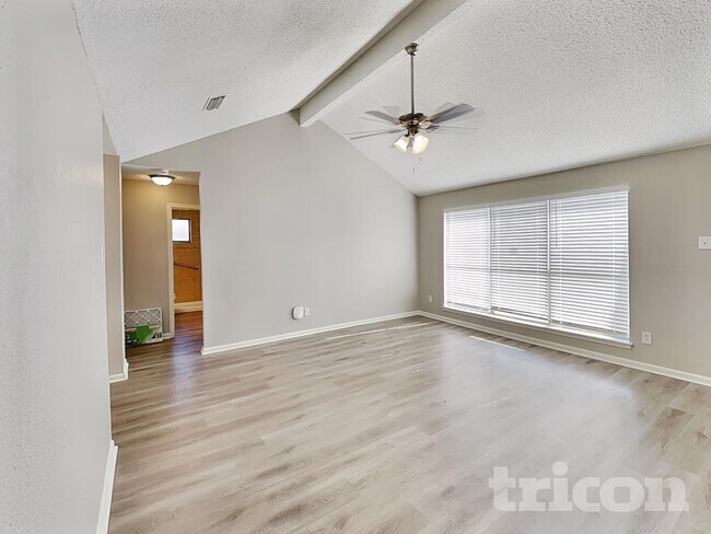 Foto del edificio - 1252 Payne Dr