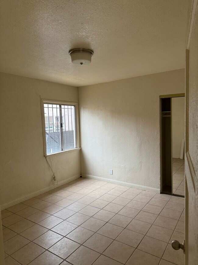 Foto principal - 2253 S Cochran Ave