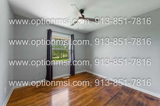Building Photo - Near Wyandotte County Lake Park!