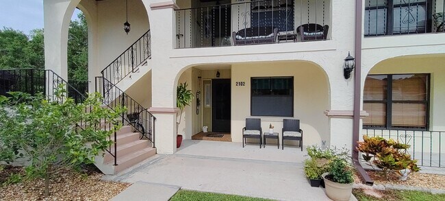 Building Photo - 2102 Granada Ct