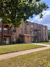 Building Photo - 717 Strom Dr