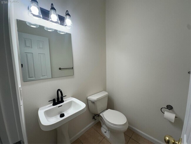 Foto del edificio - 133 High Point Cir