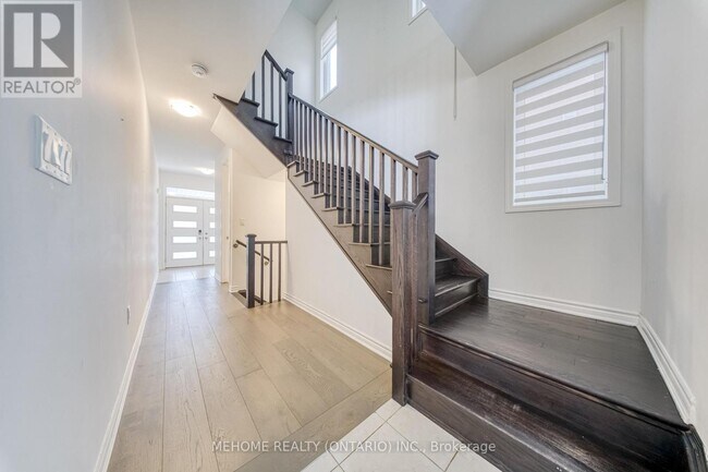 Photo du bâtiment - 1851 Passionfruit Grv