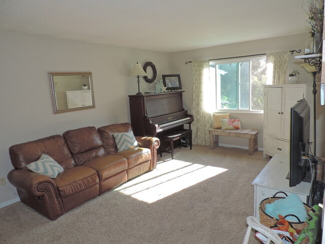 Foto del edificio - $1,400 | 3 Bedroom, 1 Bathroom Single Fami...