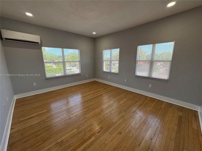Foto del edificio - 3237 SW 4th St