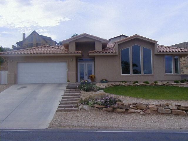 Foto principal - Beautiful 3 bedroom Home in Bloomington Hills