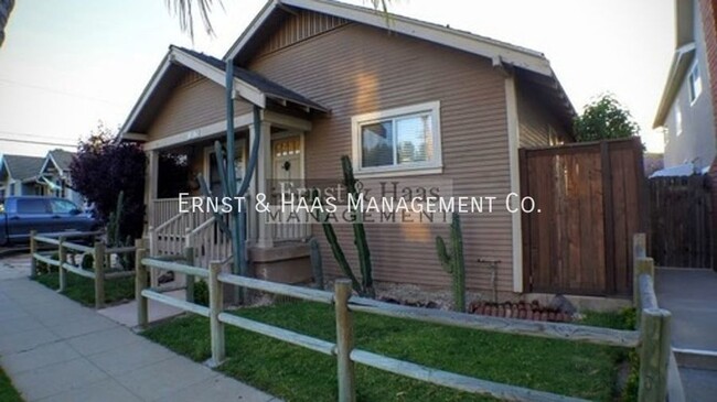 Foto del edificio - Wonderful and Charming California Bungalow...