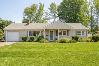 Building Photo - 8 Stanley St