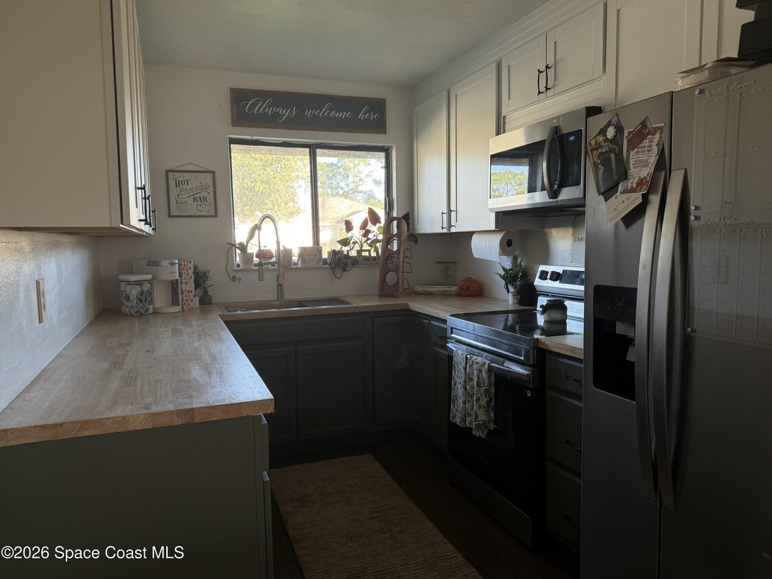 Foto del edificio - 486 Evergreen St NE