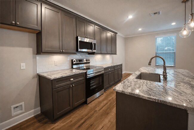 Foto del edificio - 8919 Summerwood Bnd