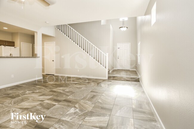 Building Photo - 528 E Brown Breeches Ave