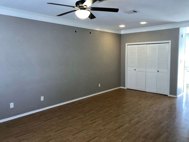 Foto del edificio - Boardwalk Condominium, Near Downtown