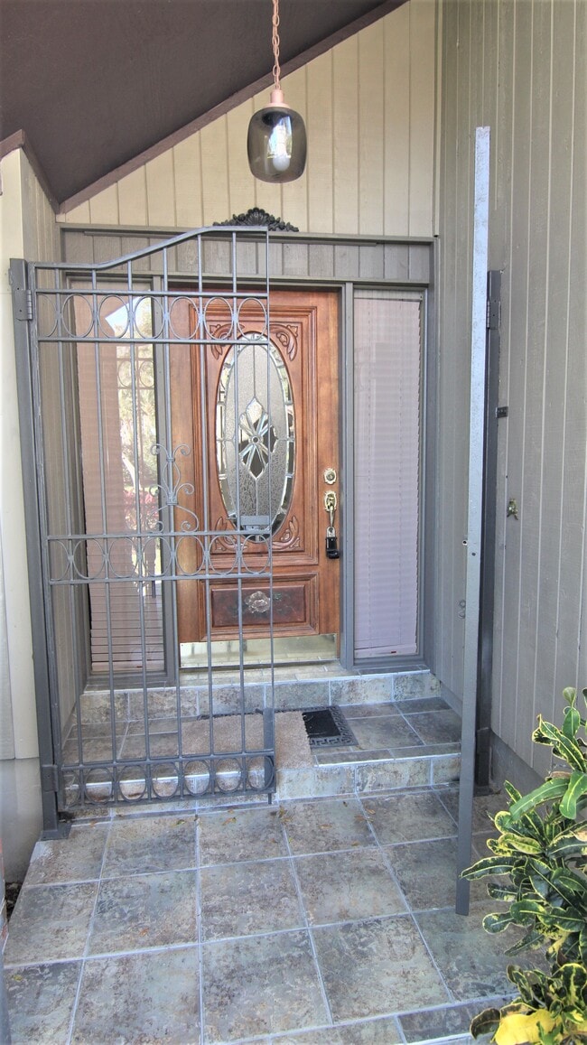 Building Photo - 2302 Ashington Park Dr
