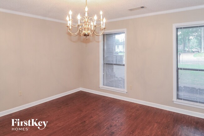 Foto del edificio - 8418 Chippingham Dr