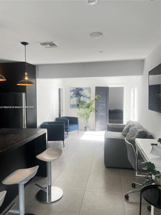 Foto del edificio - 15 NW 52nd St