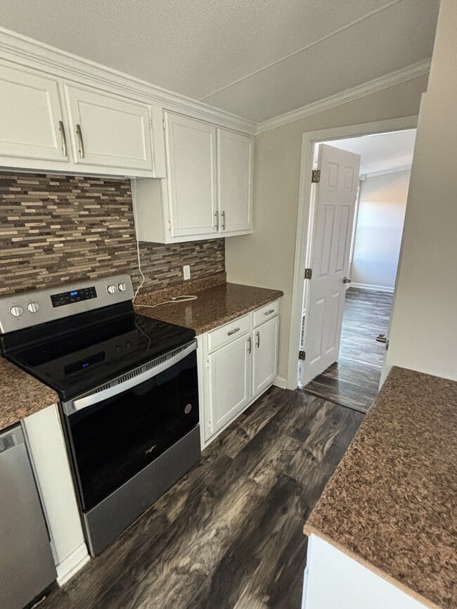 Building Photo - 828 Woodall Dairy Rd