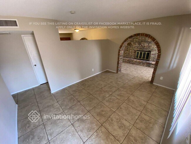 Building Photo - 4424 W Caron St