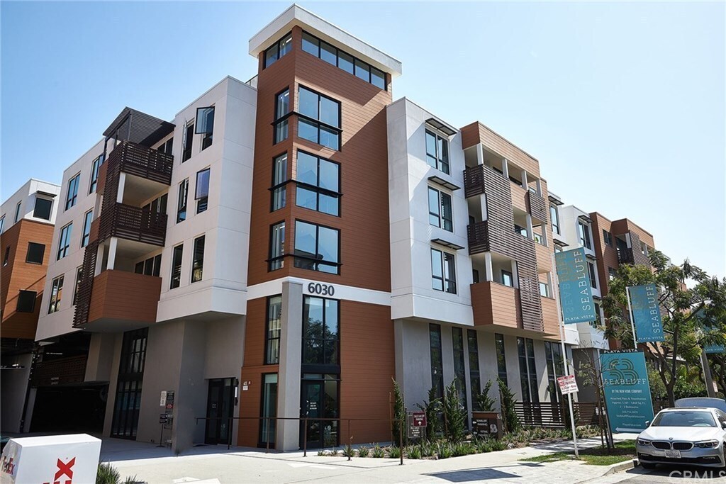 Foto principal - 6030 Seabluff Dr