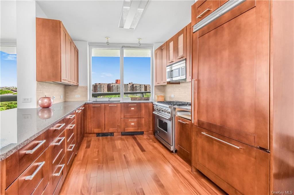 Primary Photo - 640 W 237th St