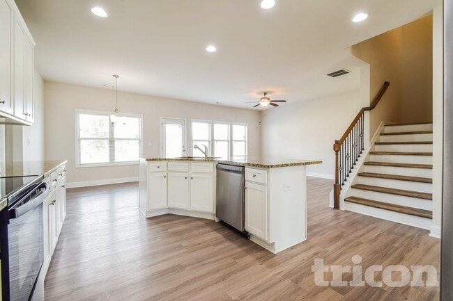 Building Photo - 4005 Evelyn View Ct