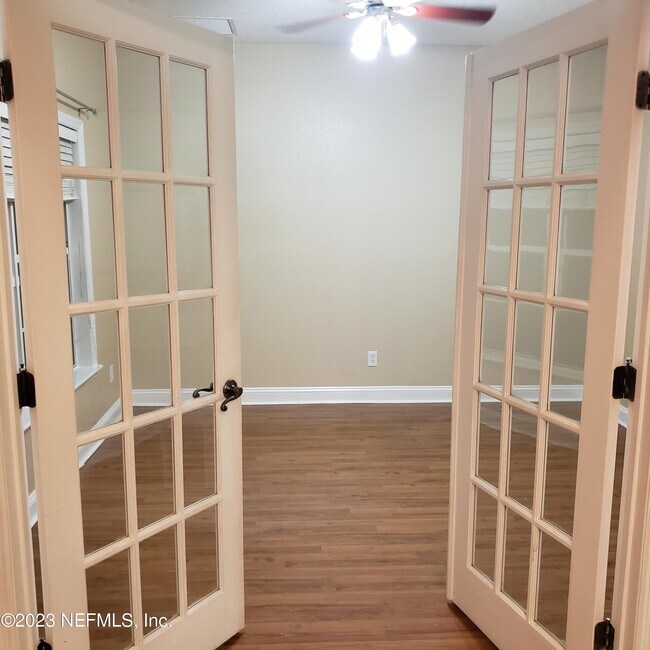 Foto del edificio - 12465 Blackwater Ct