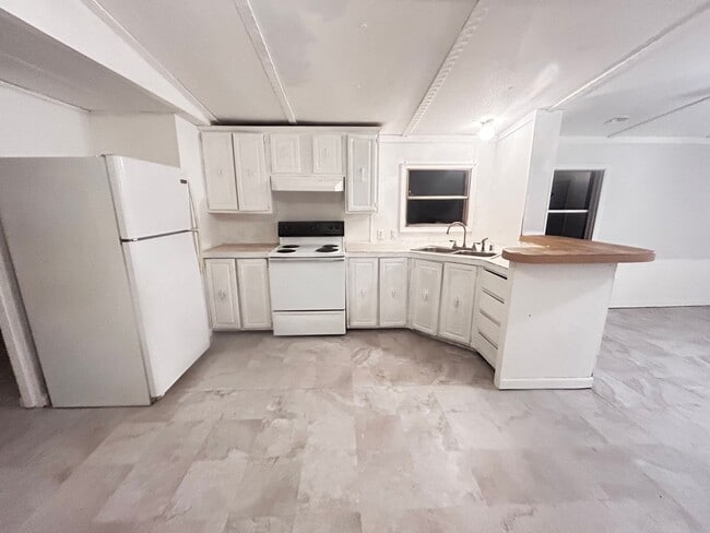 Building Photo - Available Soon! Apply Now! Rent this 2 bedroom, 2 bathroom home in Aiken!