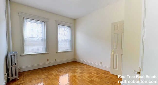 Building Photo - 32 Queensberry St