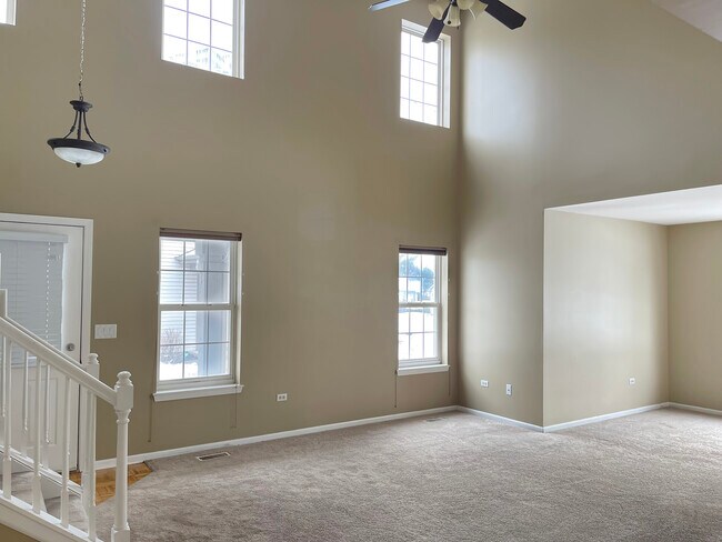 Building Photo - 2256 Dorchester Ct
