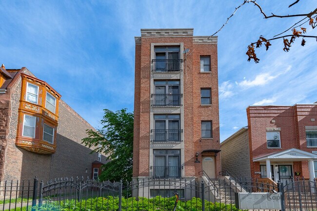 Foto del edificio - 2226 W Monroe St