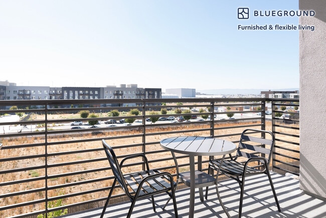 Foto del edificio - 45060 Synergy St