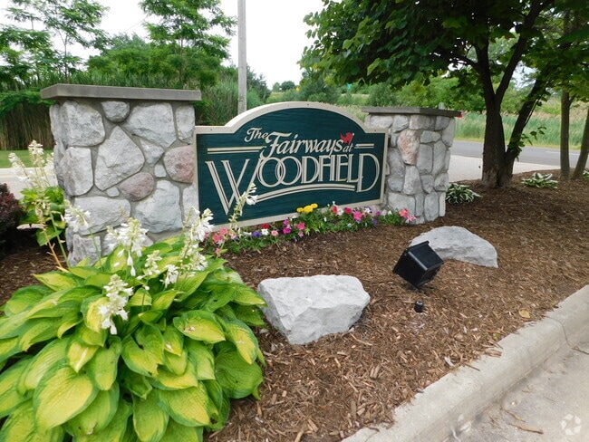 Building Photo - The Fairways at Woodfield